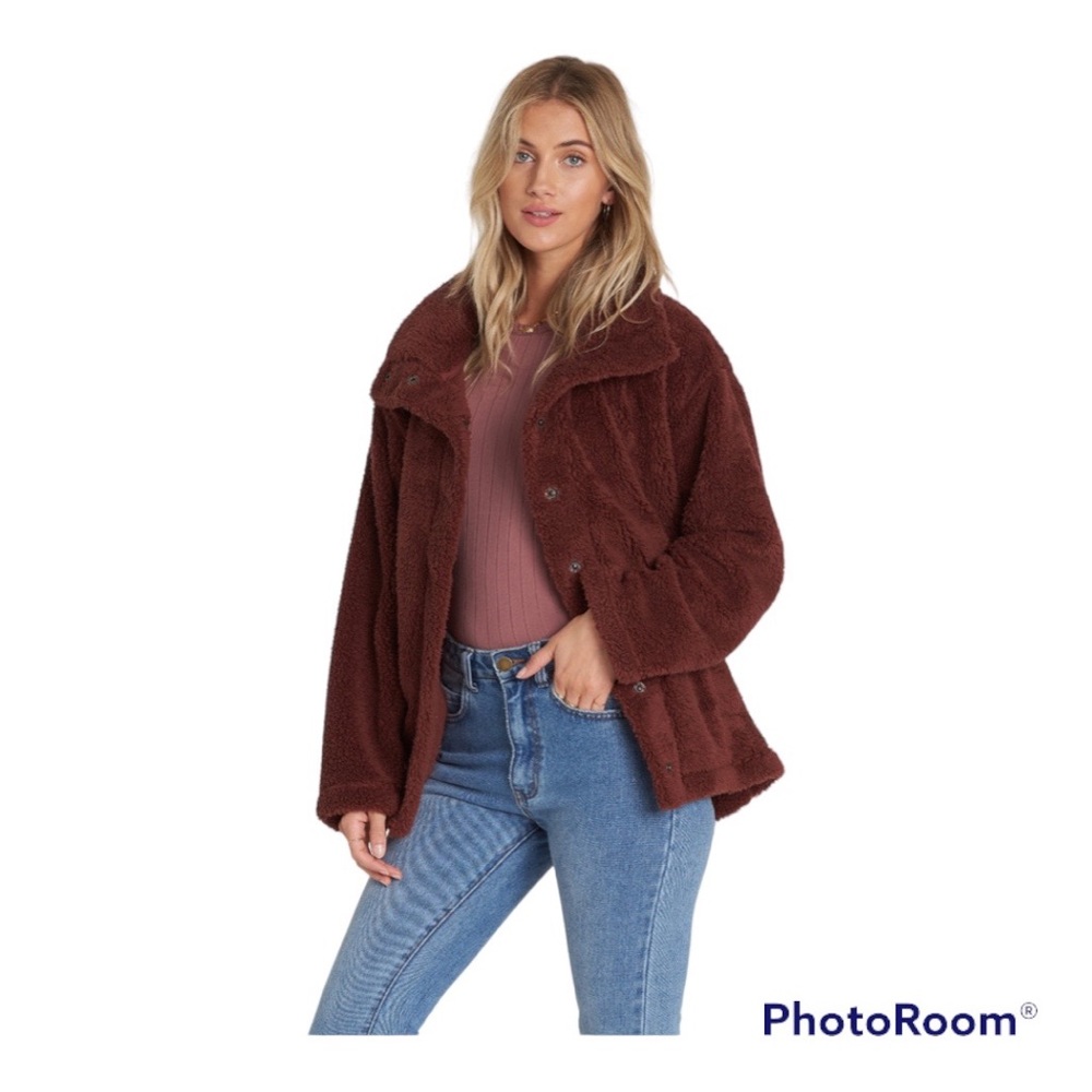 Billabong Cozy Women' s Coco Berry Button- up Days Jackets. Size Large